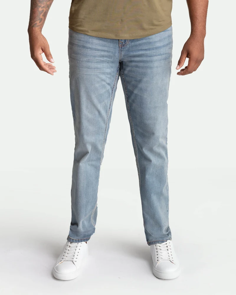 Athletic Fit / Sky (Light Blue)