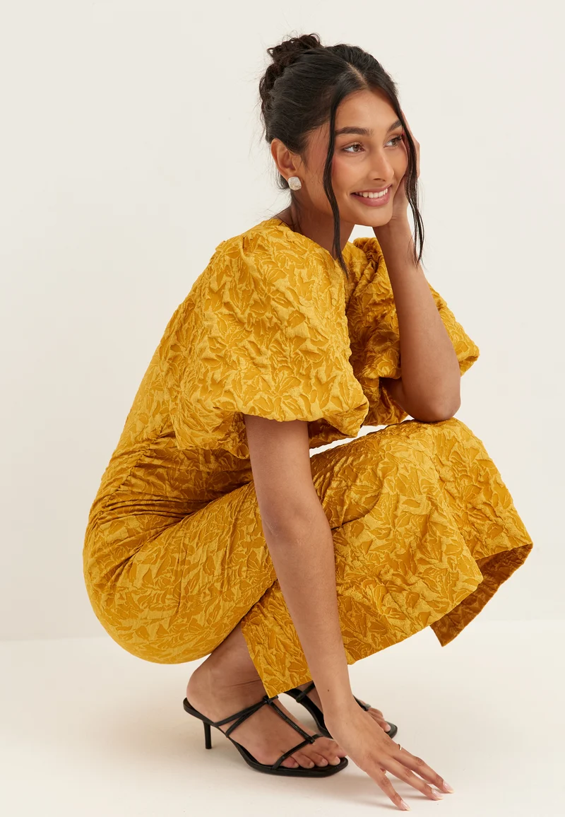 Puff Sleeve Jacquard Midi Dress