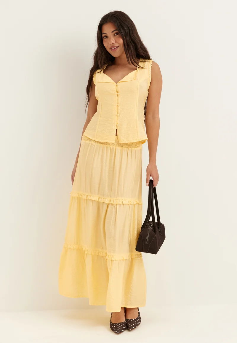 Lace Detail Shaped Vest