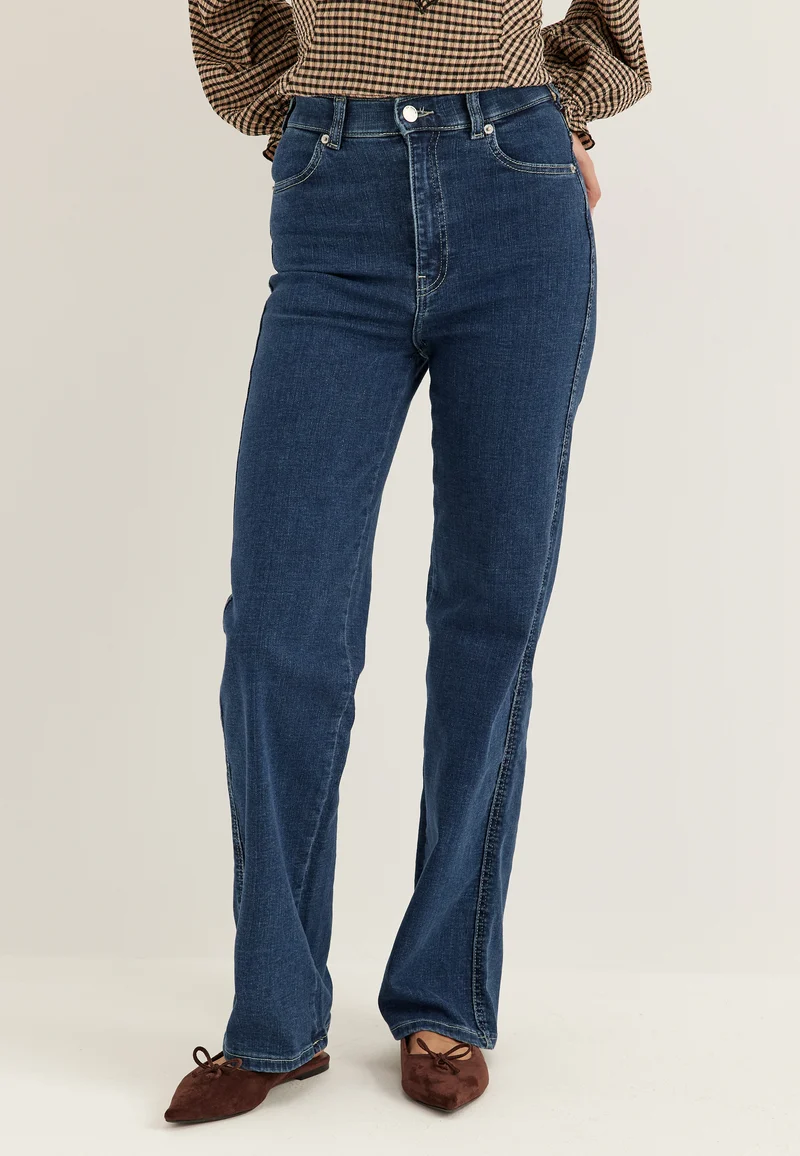 Moxy Straight