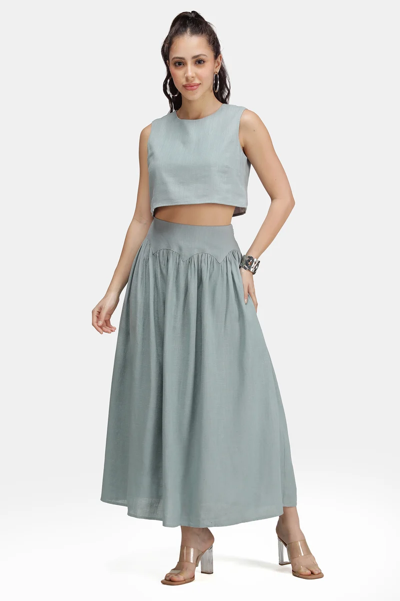 Hadia|Linen Solid Crop Top