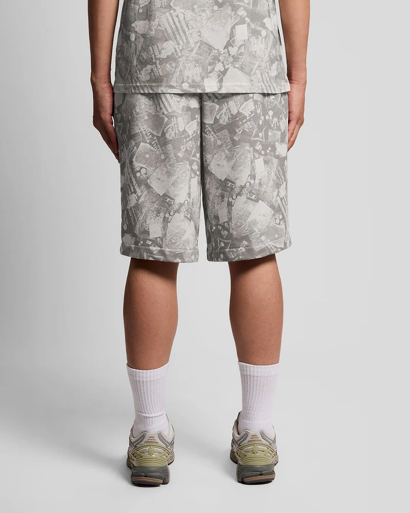 Lyle & Scott Herr Industrial Graphic Sweat Shorts | Kallgrå