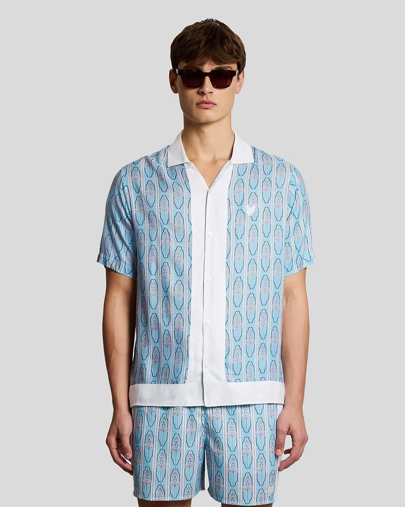 Lyle & Scott Herr Kortärmad Blommig Grafisk Skjorta | Mandelkräm Parmablå