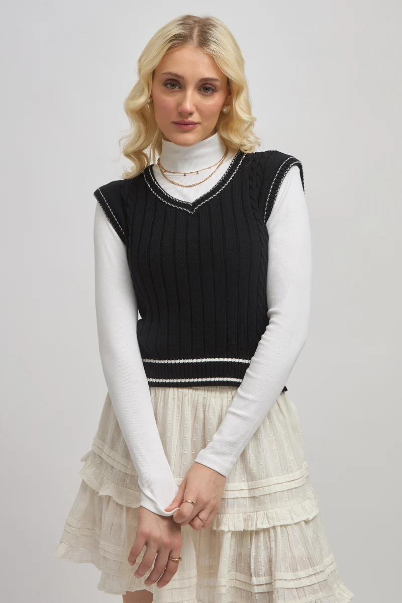 Alexa|100% Cotton V-Neck Sleeveless Boxy Top