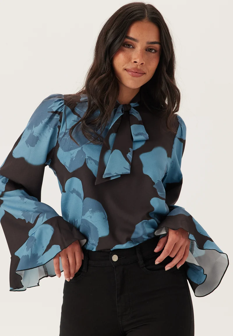 Scarf L/S Blouse