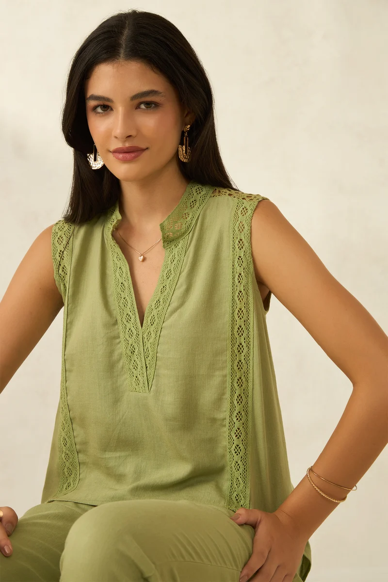 Paloma|Linen High-Low Hem Sleeveless Lace Top