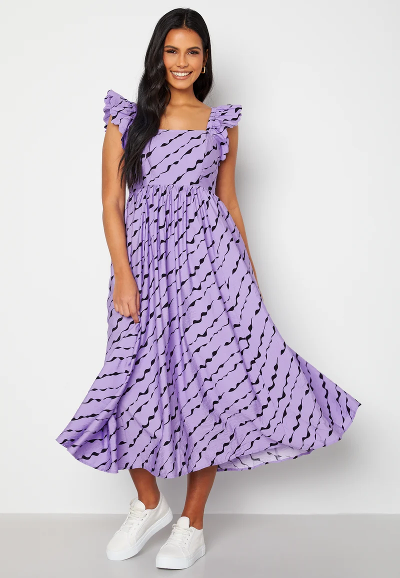 Lara Scallop Sleeve Midi Dress