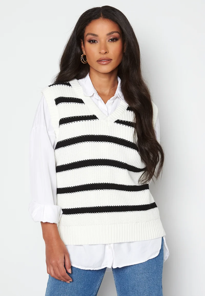 Jalessa knitted vest