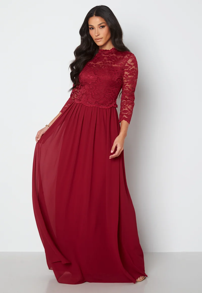 Jolie Lace Gown