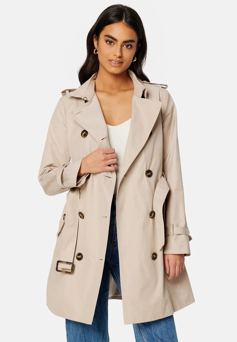 Annie Trenchcoat