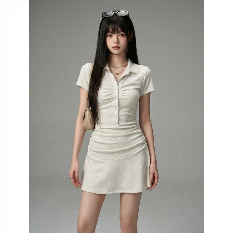 Robe Courte Ajustée Col V