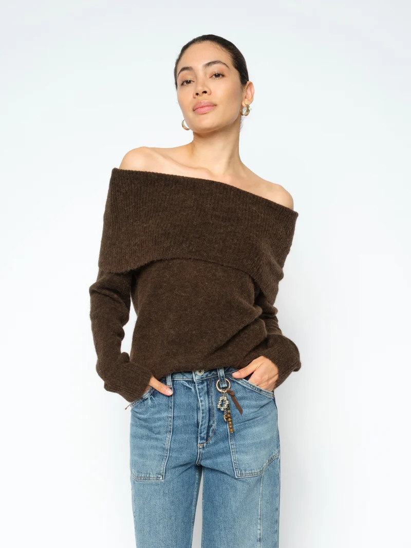 MMMape Off Shoulder Knit