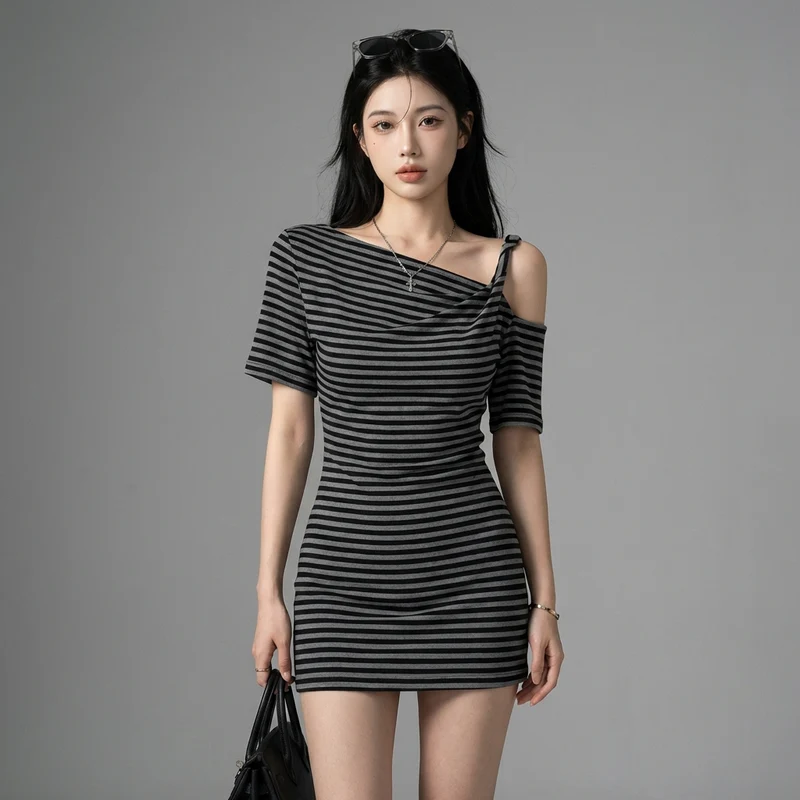 T-shirt Rayé Épaule Asymétrique