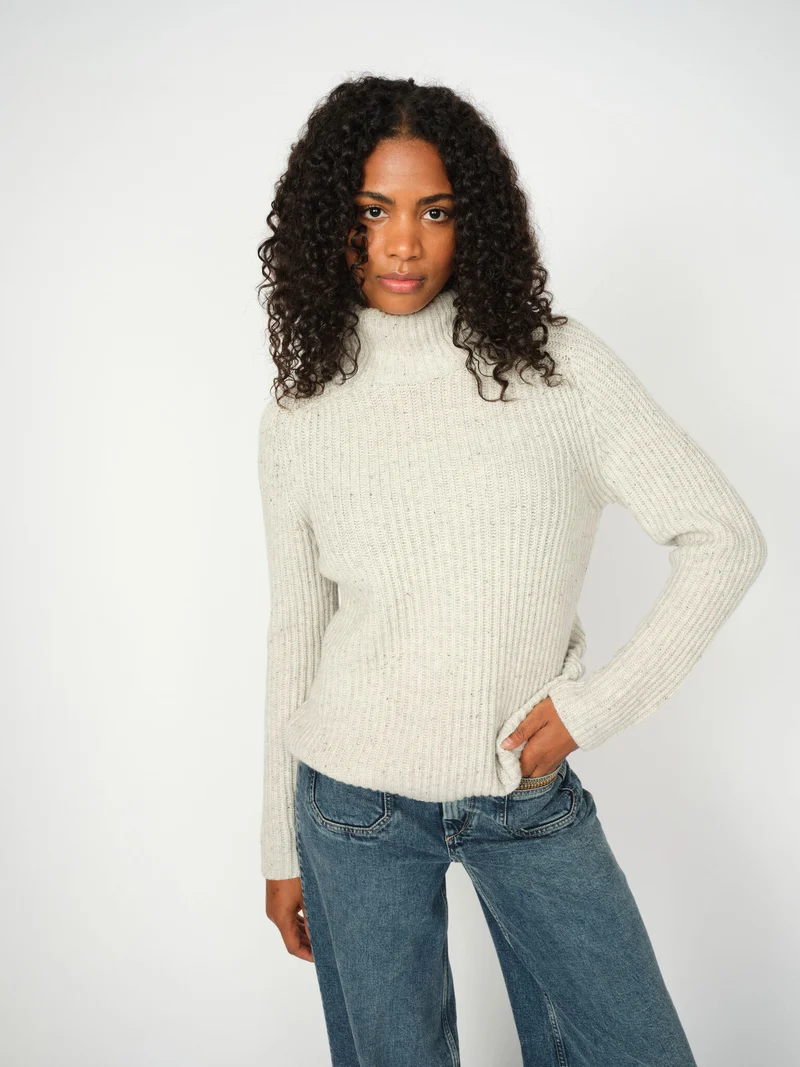 MMThyra Highneck Knit