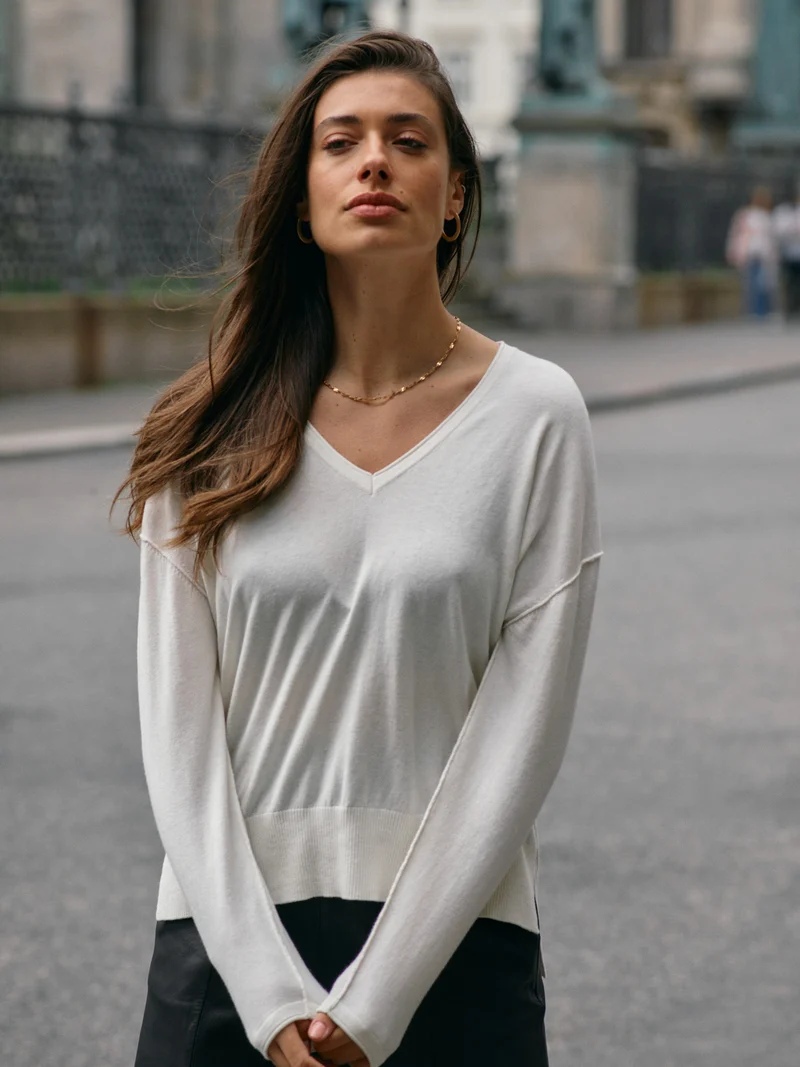 MMTani V-neck Knit