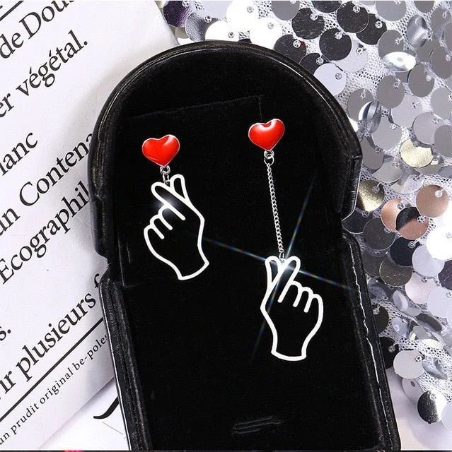 Boucles d'oreilles KPOP Finger Heart