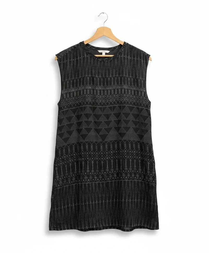 H&M svart mönstrad klänning med kort ärm
