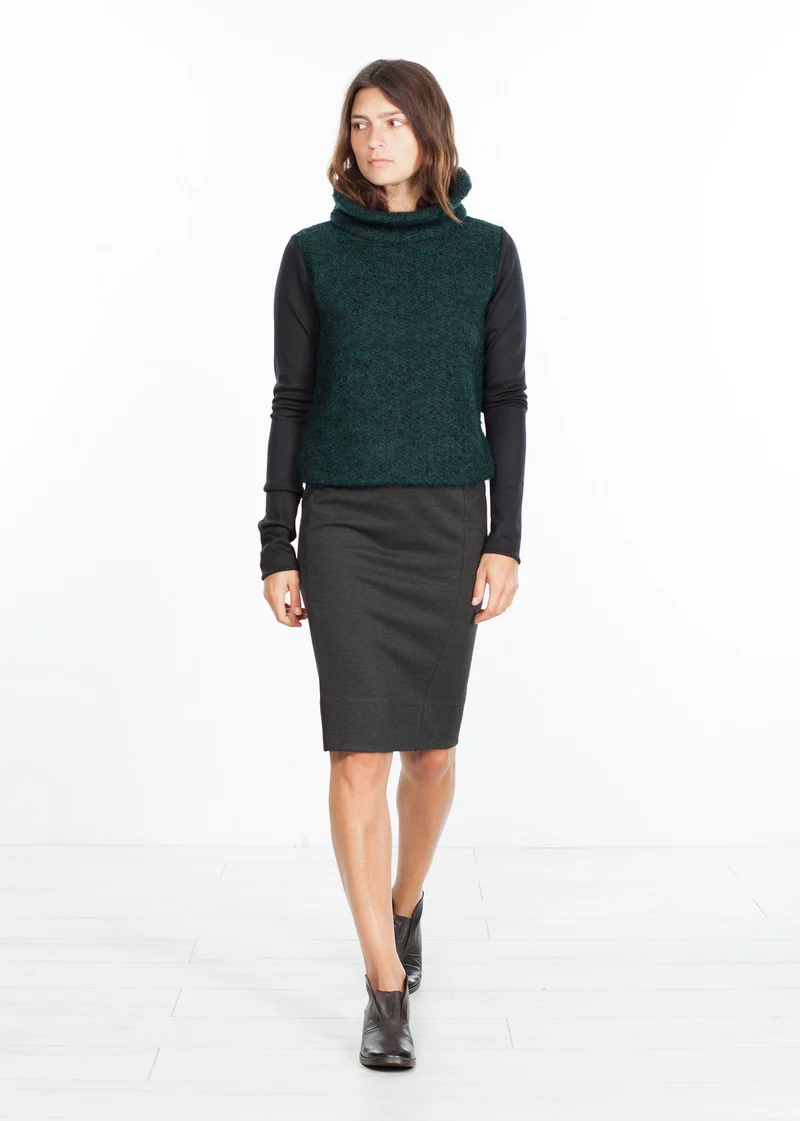 Boucle Turtle Neck in Green/Black -UEB