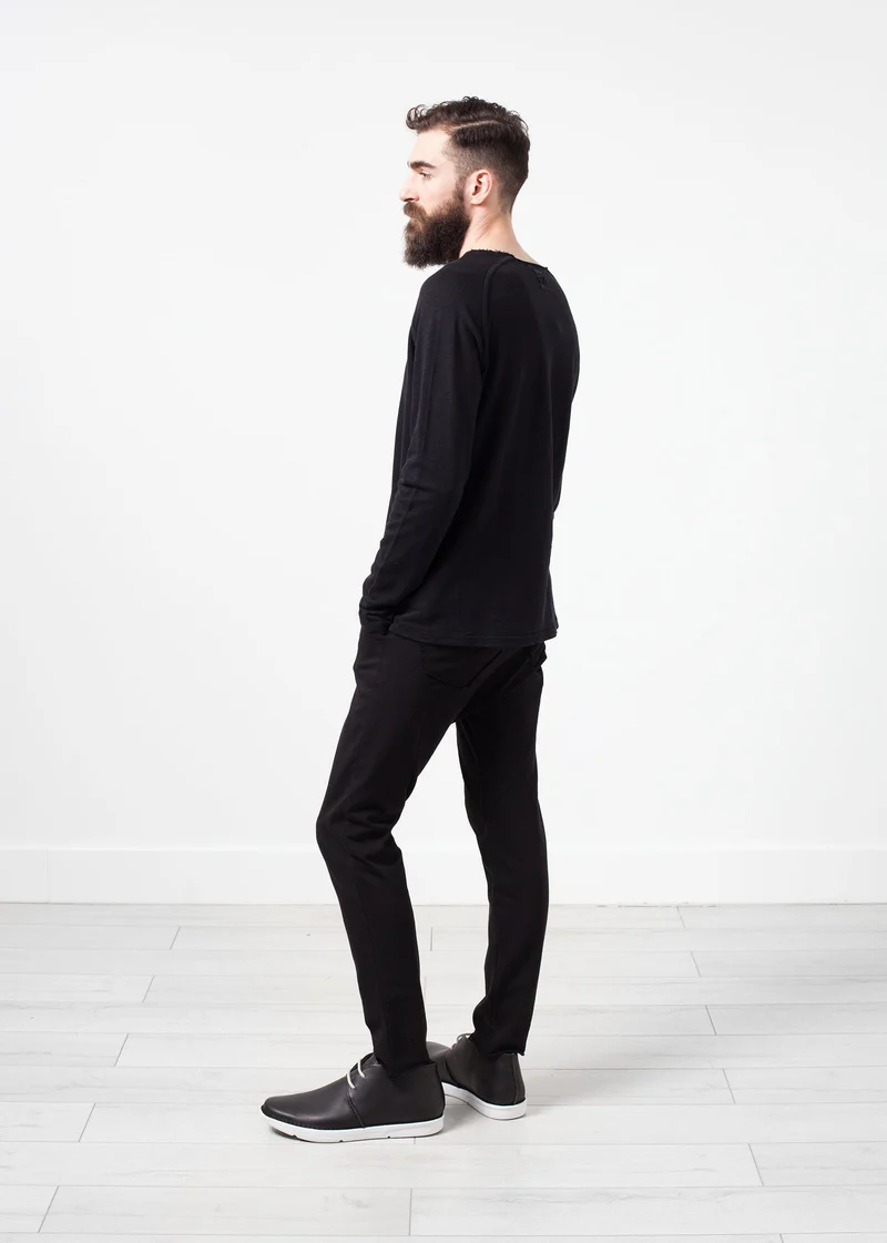 Daris Tee in Black -UEB