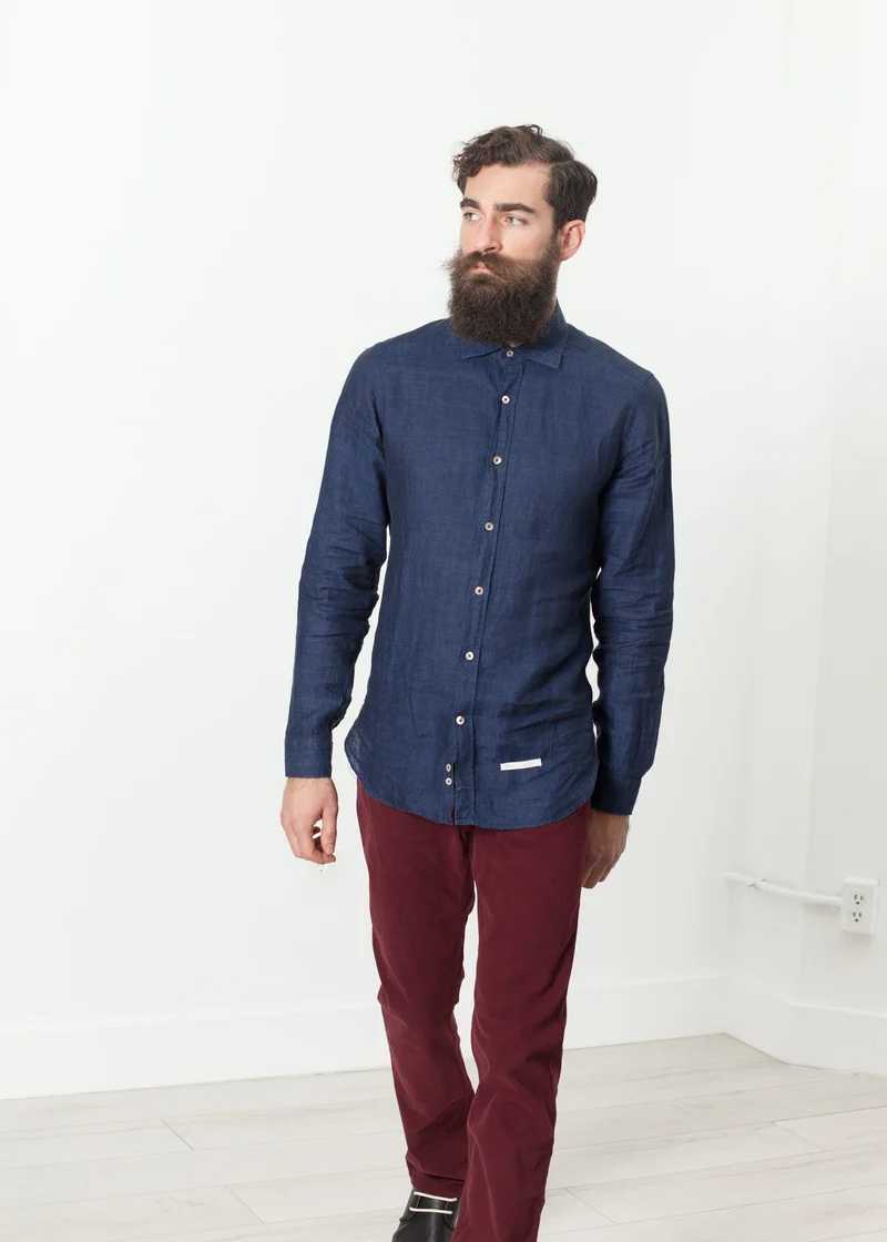 Button Up Shirt in Navy -UEB