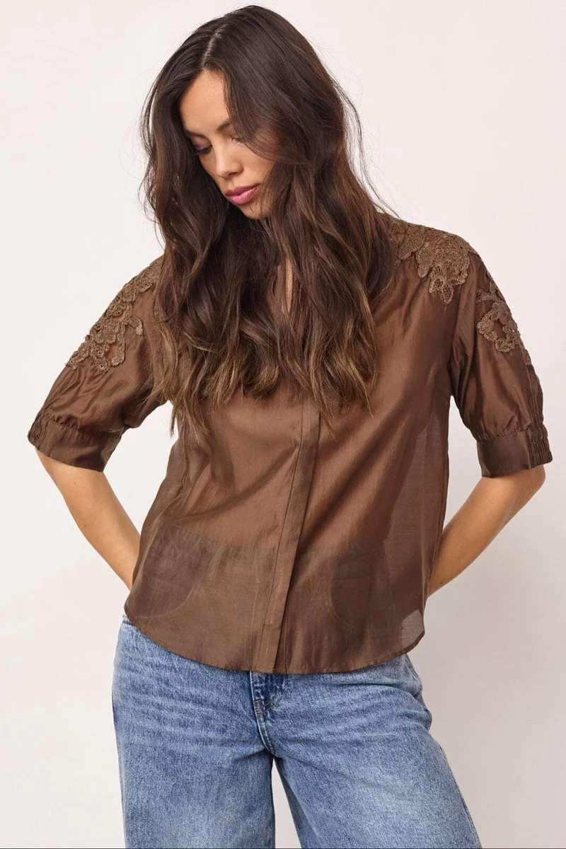 Co´Couture - Kawacc Emb. Ss V-Shirt 500223 - 20003 - Dark Brown