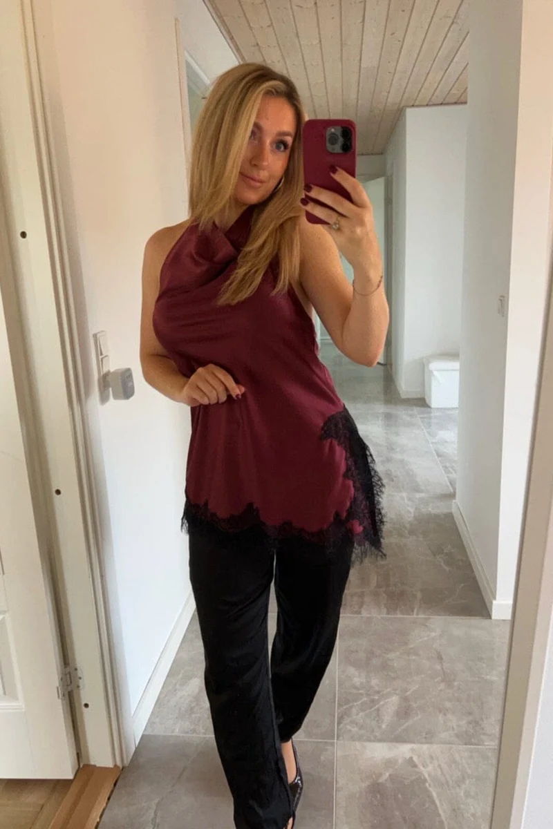 Dear Molly - Halterneck Lace - Bordeaux